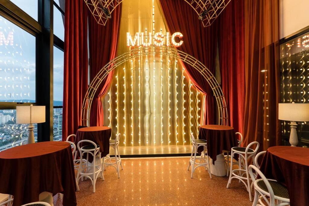 Klcc Musicalsty5Pax At Scarletzsuites Kuala Lumpur Exterior foto