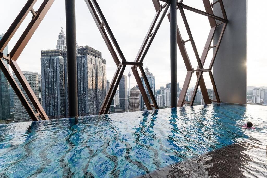 Klcc Musicalsty5Pax At Scarletzsuites Kuala Lumpur Exterior foto