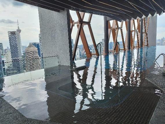 Klcc Musicalsty5Pax At Scarletzsuites Kuala Lumpur Exterior foto